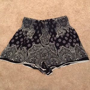 Aqua brand flowy shorts!